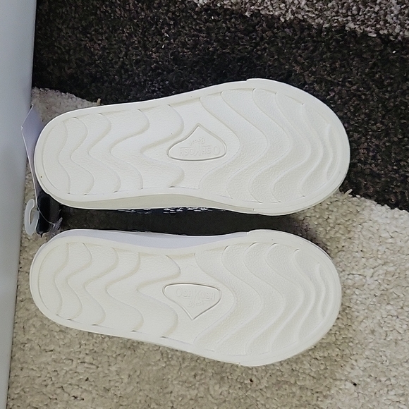 NWT OshKosh B'gosh Slip-on Toddler Sneakers Size 10 - Picture 3 of 5